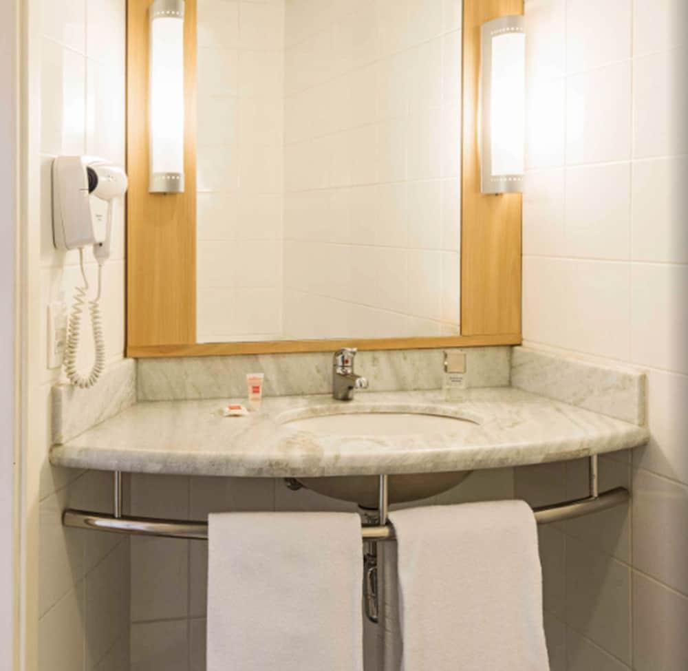 Отель Ibis Curitiba Aeroporto Сан-Жозе-дус-Пиньяйс Экстерьер фото
