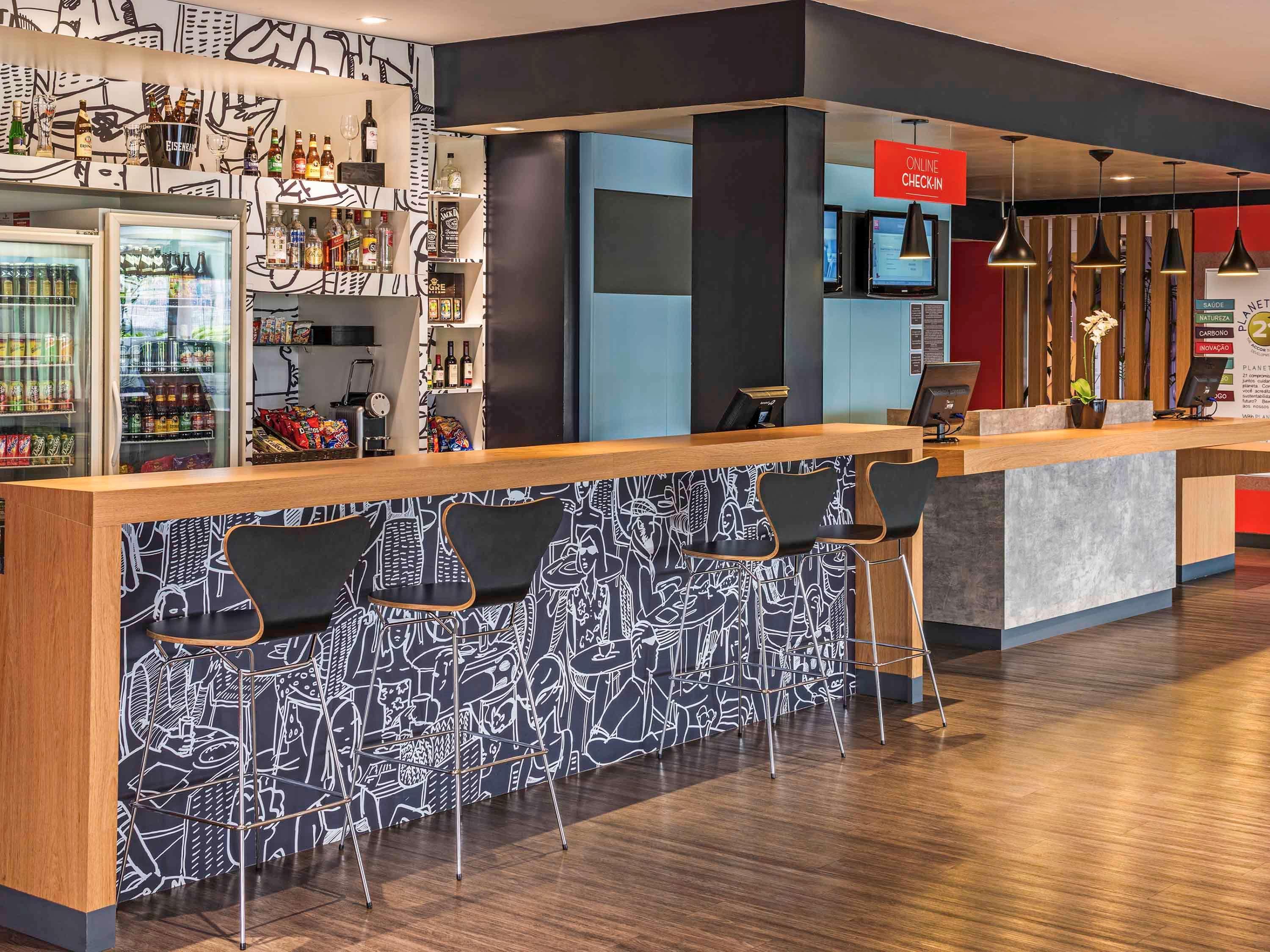 Отель Ibis Curitiba Aeroporto Сан-Жозе-дус-Пиньяйс Экстерьер фото