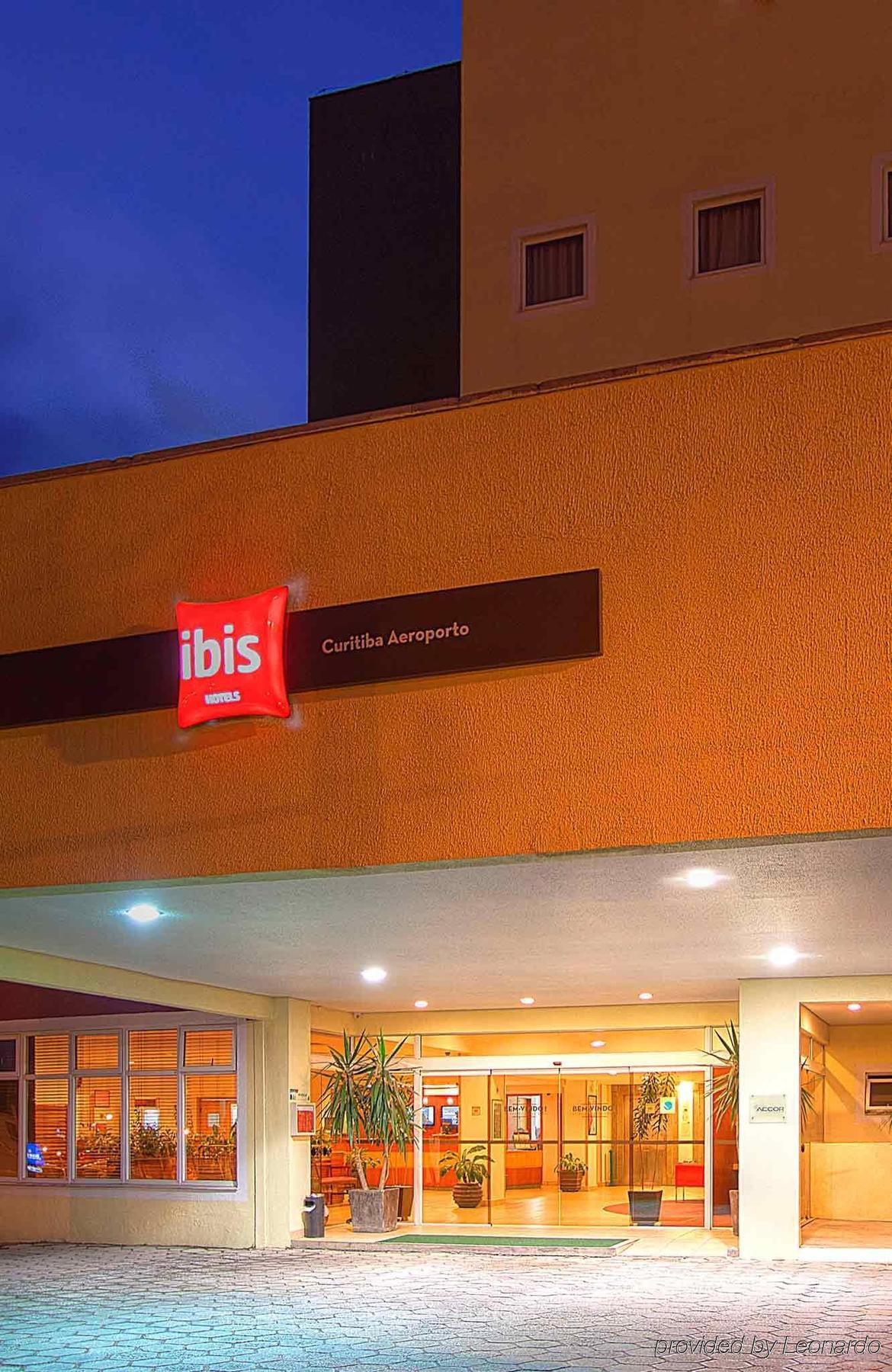 Отель Ibis Curitiba Aeroporto Сан-Жозе-дус-Пиньяйс Экстерьер фото